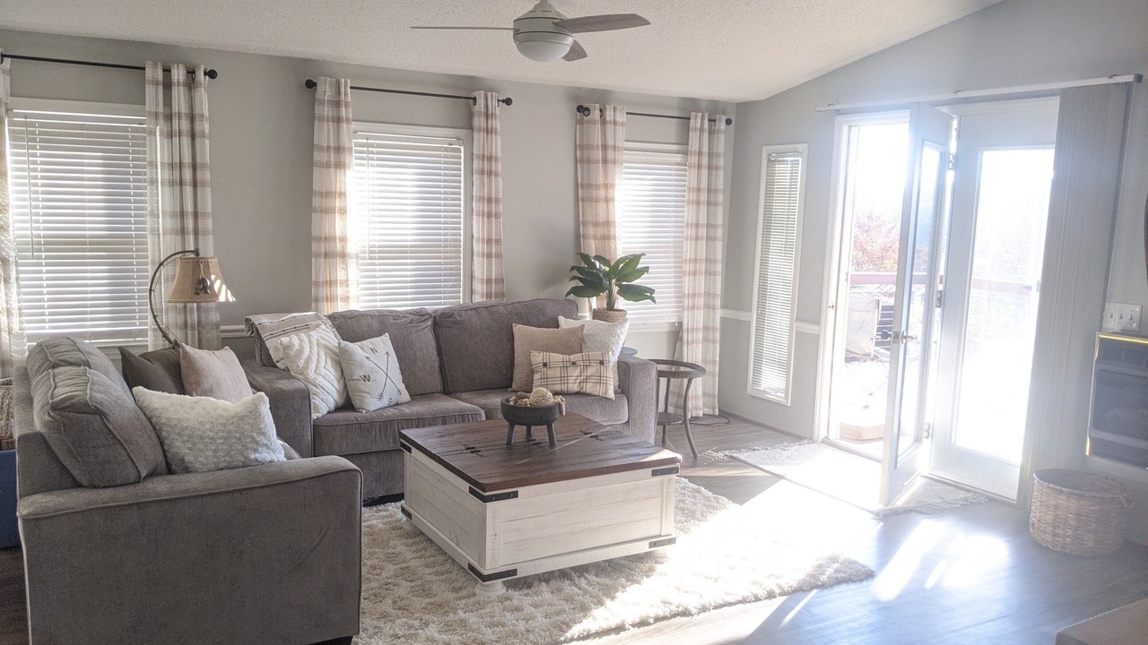 Photo of Livingroom in New London