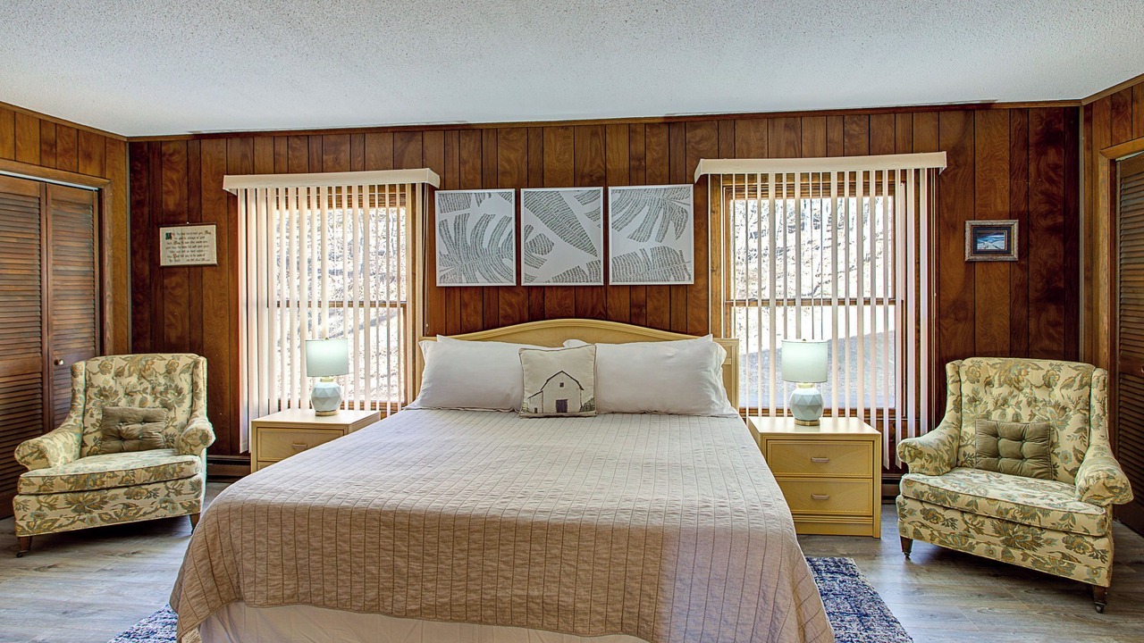 Photo of Bedroom in Seven Devils