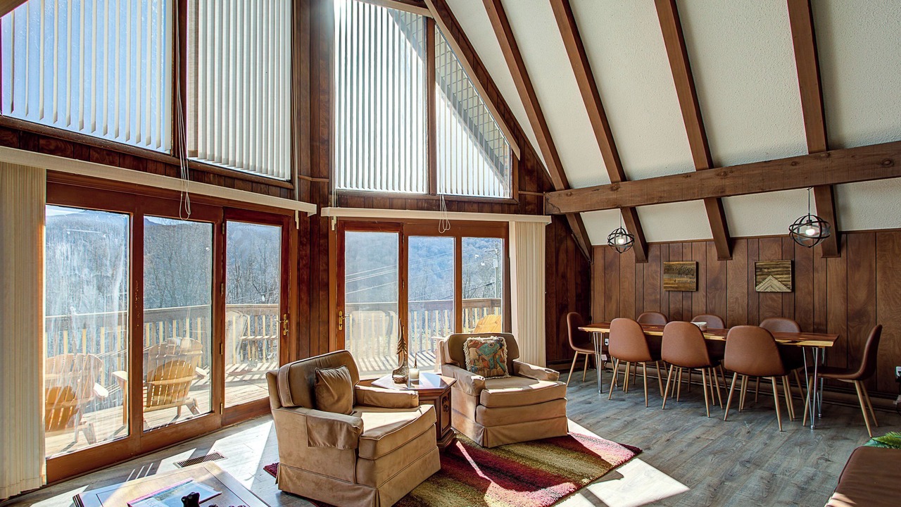Photo of Livingroom in Seven Devils