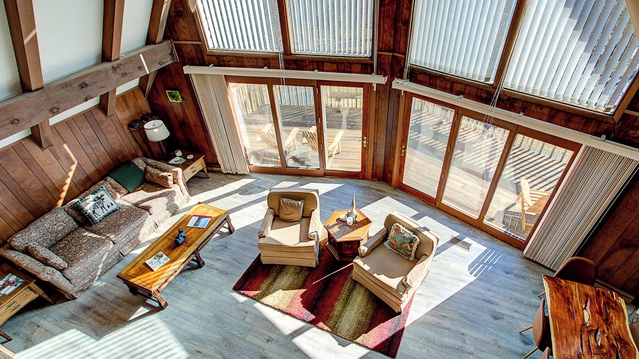 Photo of Livingroom in Seven Devils