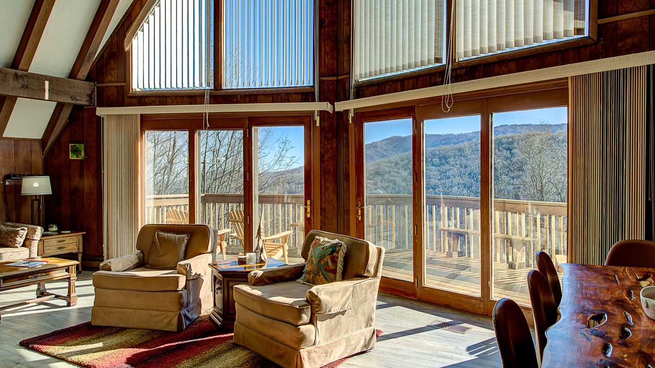 Photo of Livingroom in Seven Devils