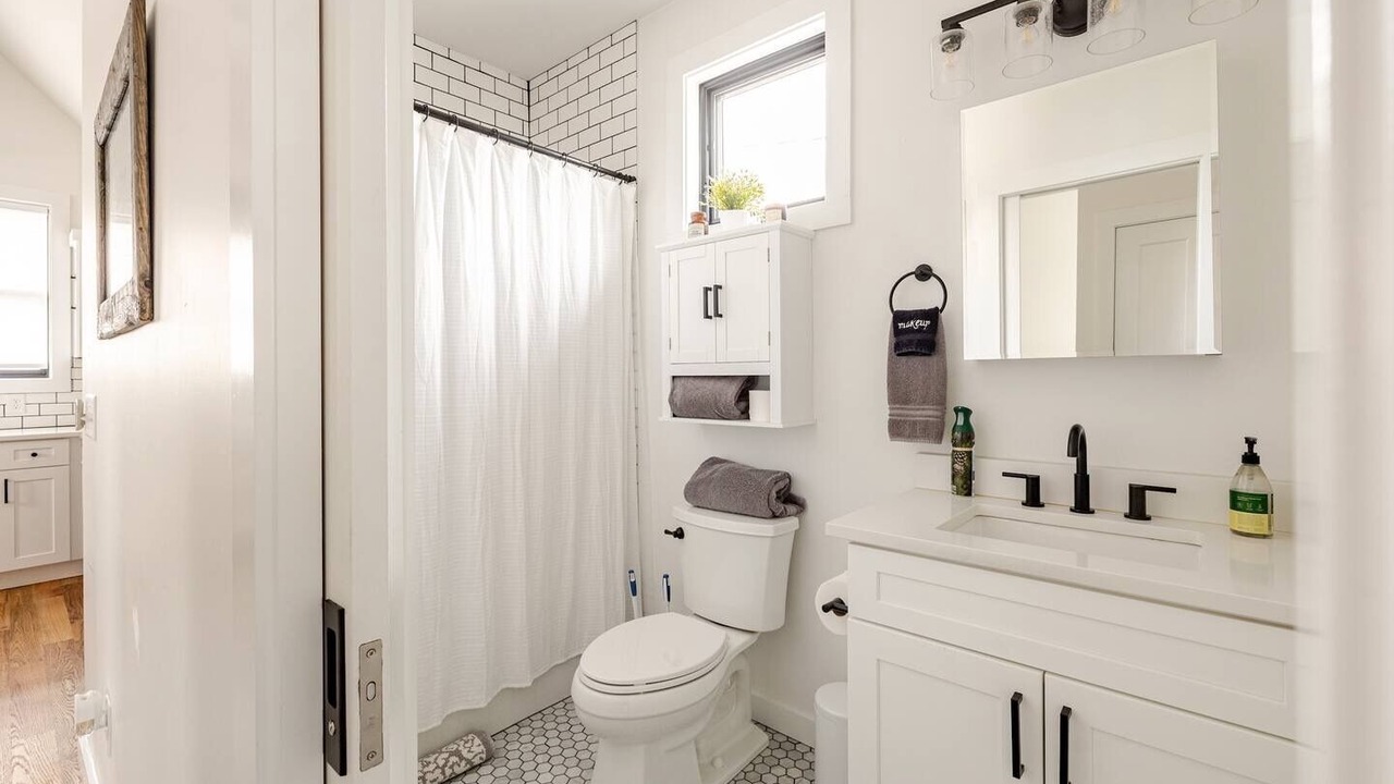 Photo of Bathroom in Lockeland Springs