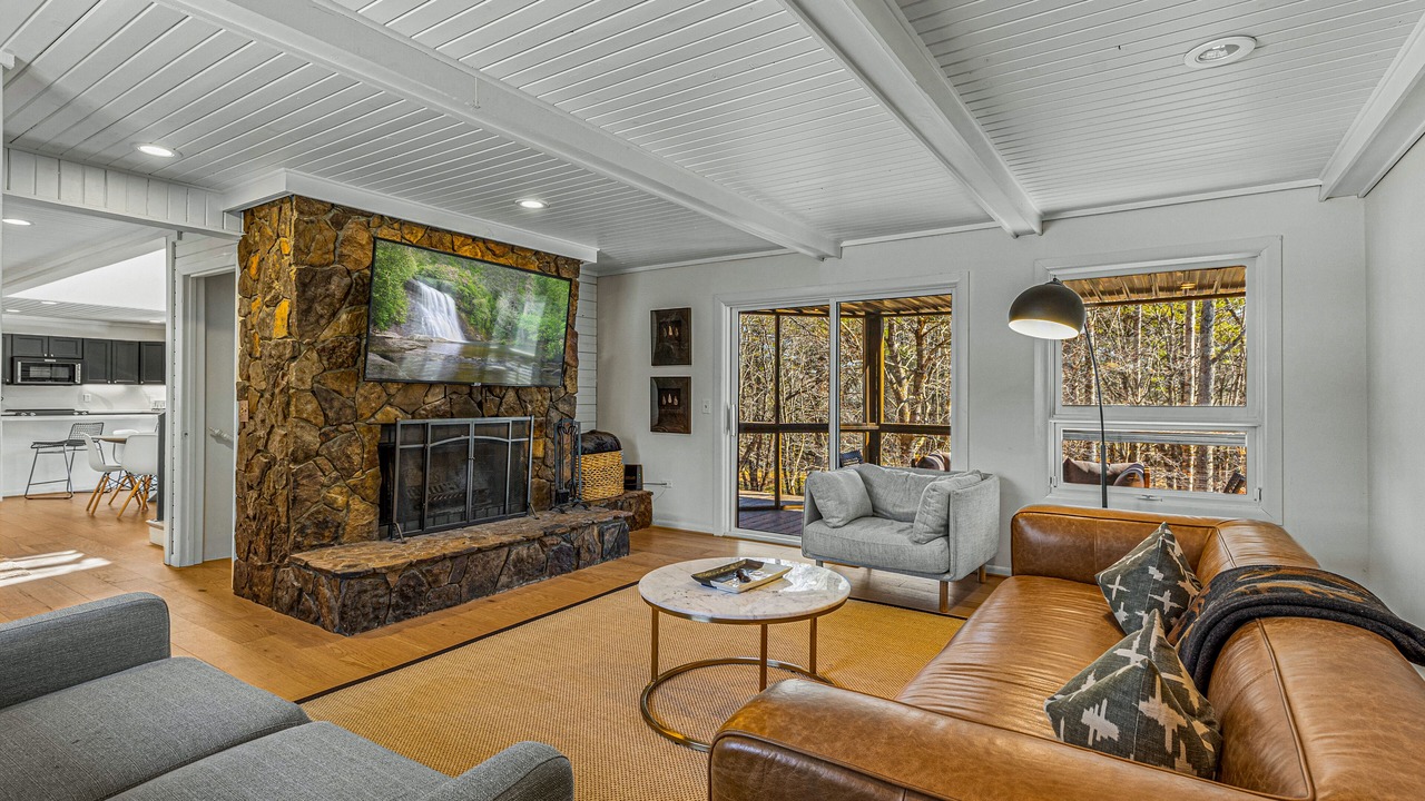 Photo of Livingroom in Highlands Hills
