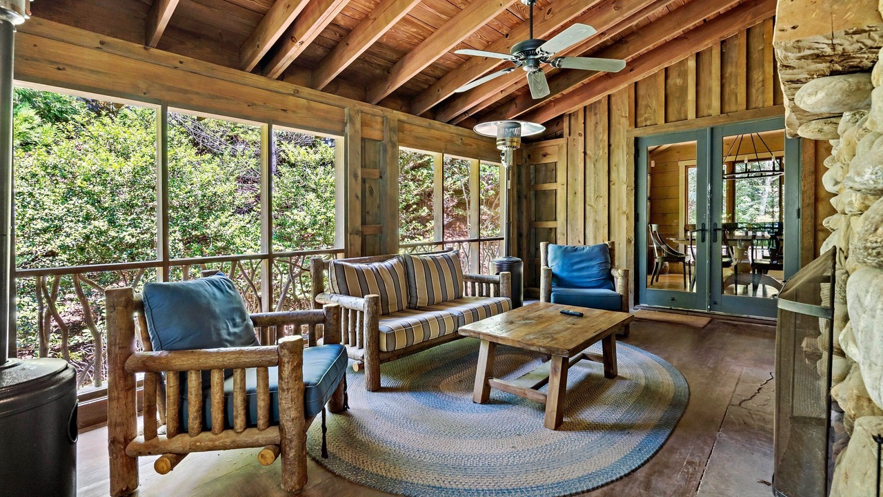 Photo of Livingroom in Nebo