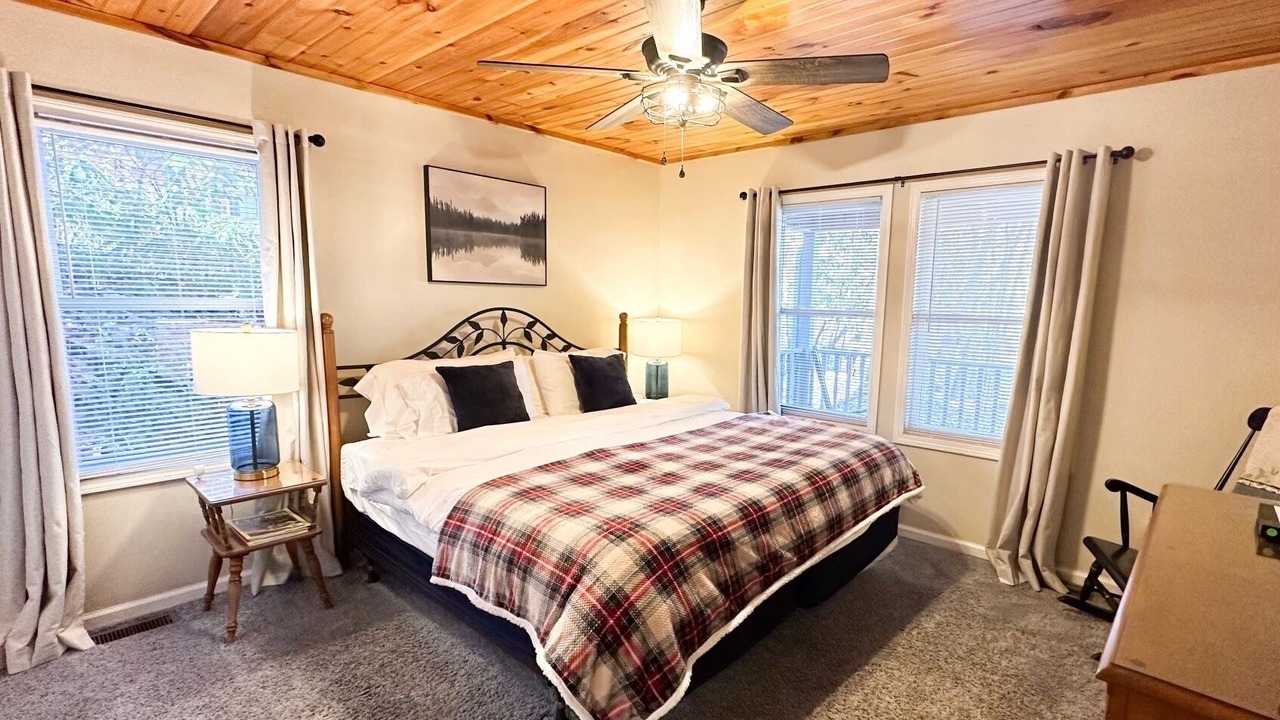 Photo of Bedroom in Maggie Valley