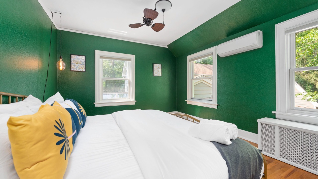 Photo of Bedroom in Candler