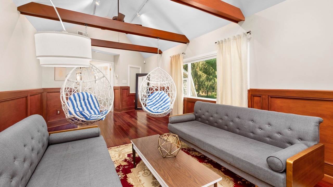 Photo of Livingroom in Candler