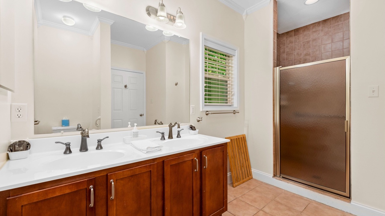 Photo of Bathroom in Candler