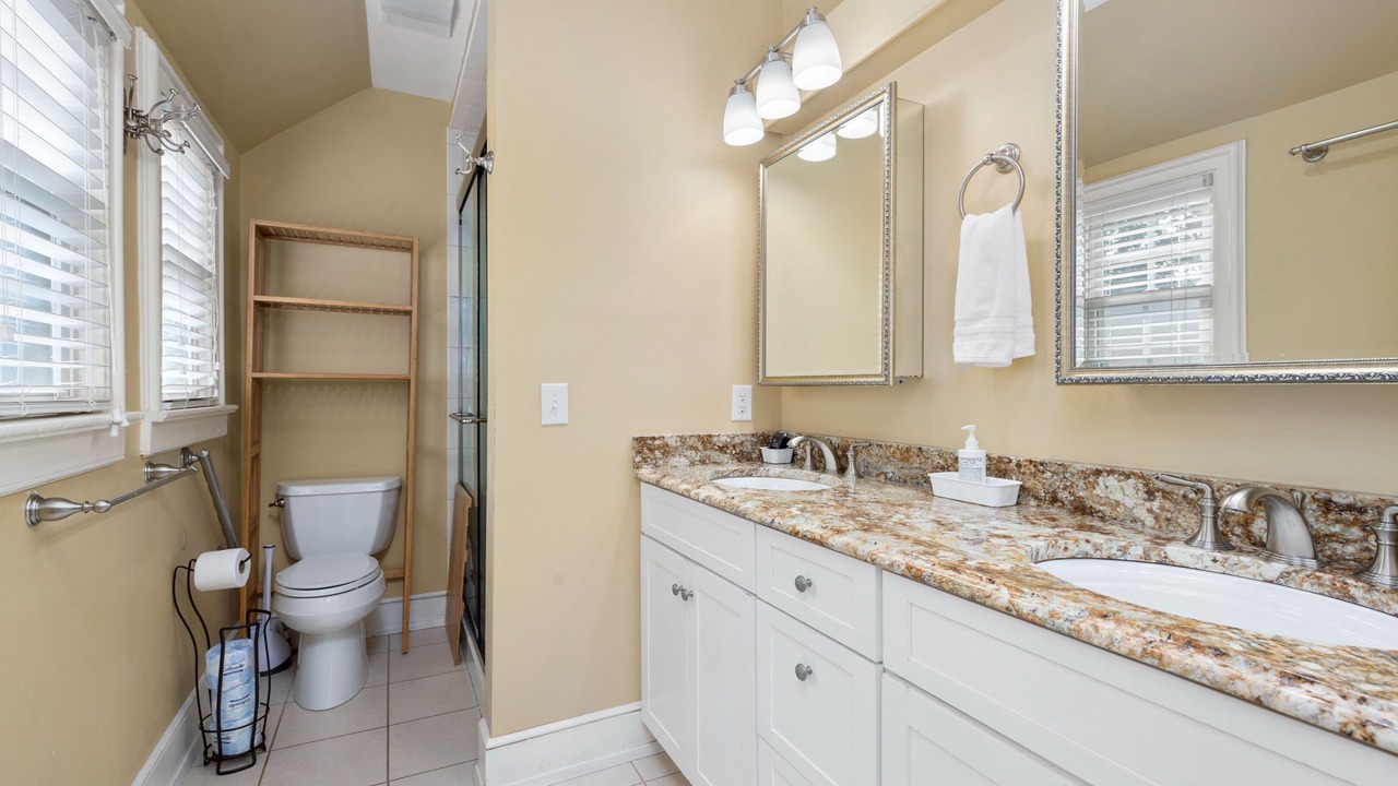 Photo of Bathroom in Candler