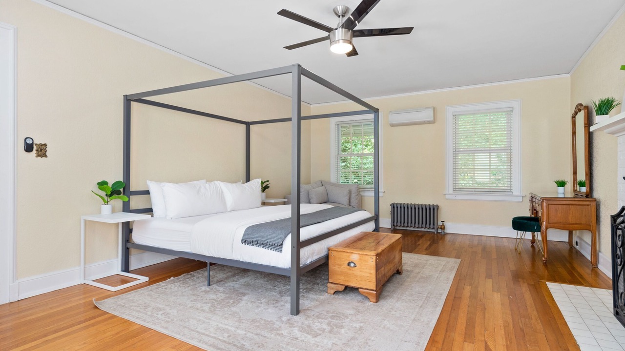 Photo of Bedroom in Candler