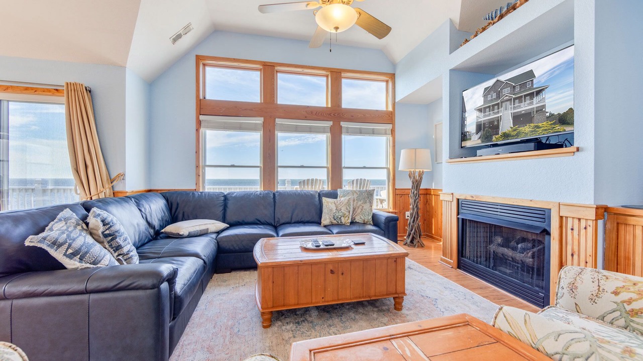 Photo of Livingroom in Wind Over Waves
