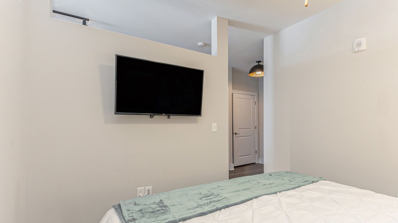 Photo of Bedroom in Villa Heights