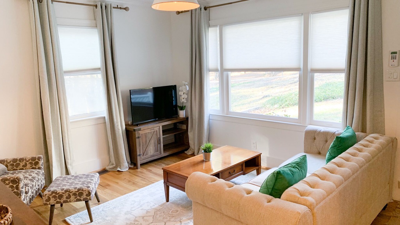 Photo of Livingroom in Chapel Hill
