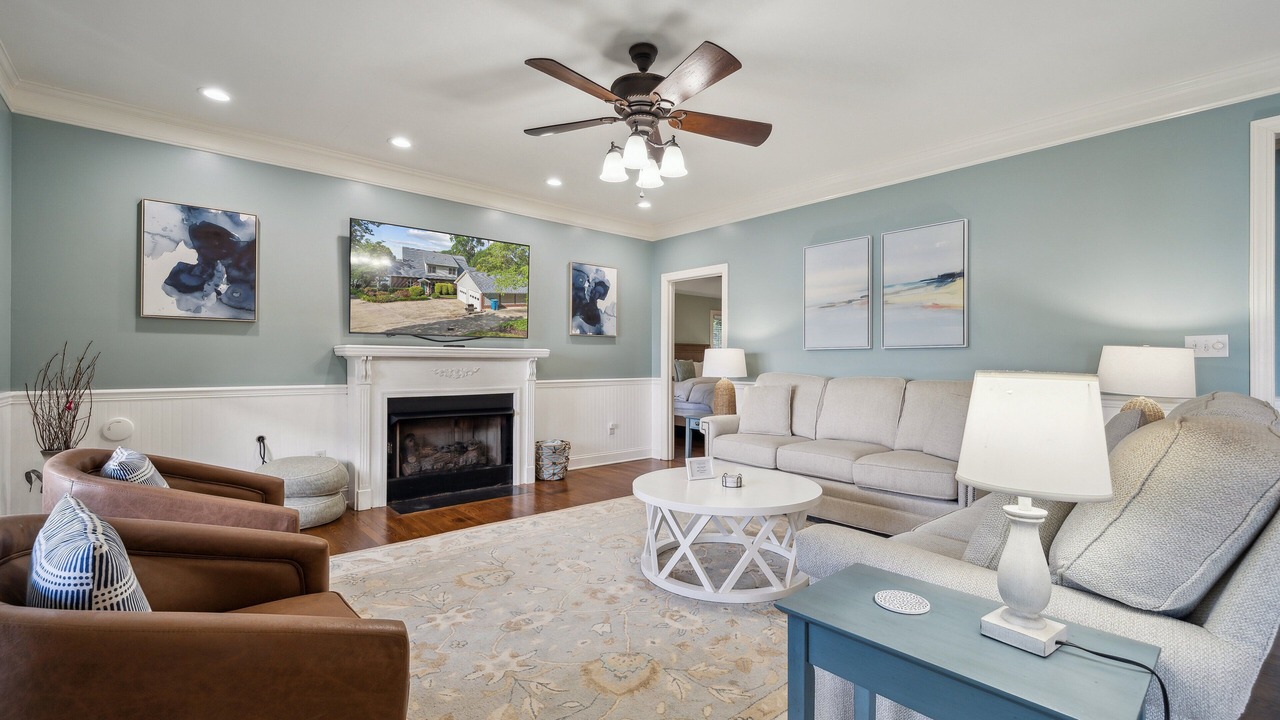 Photo of Livingroom in Lake Norman of Catawba