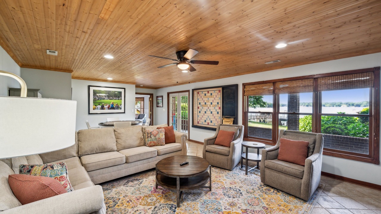 Photo of Livingroom in Lake Norman of Catawba