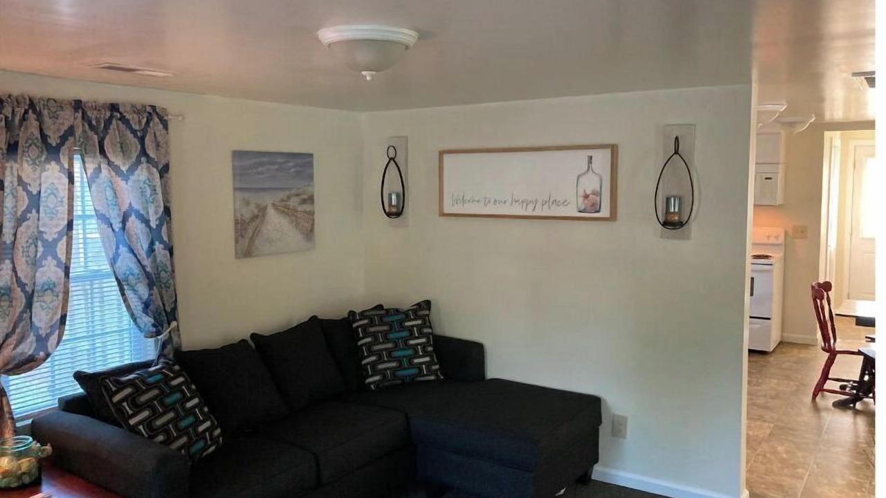 Photo of Livingroom in Jacksonville