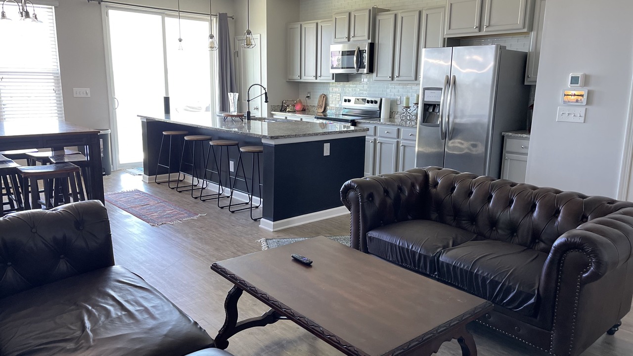 Photo of Livingroom in Murraysville