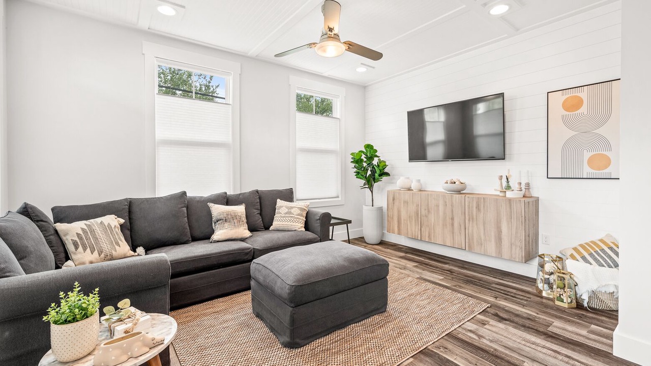 Photo of Livingroom in Downtown Charleston