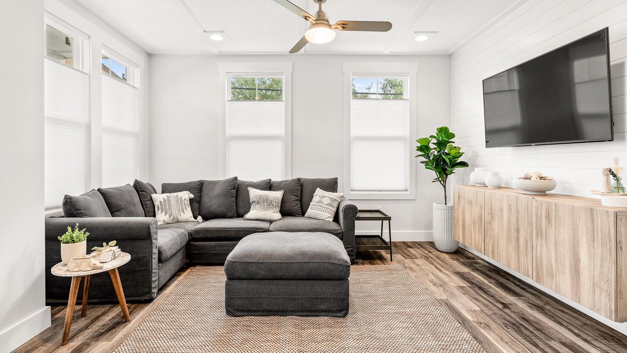 Photo of Livingroom in Downtown Charleston
