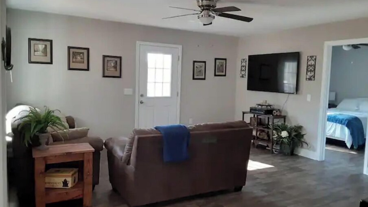 Photo of Livingroom in Morganton