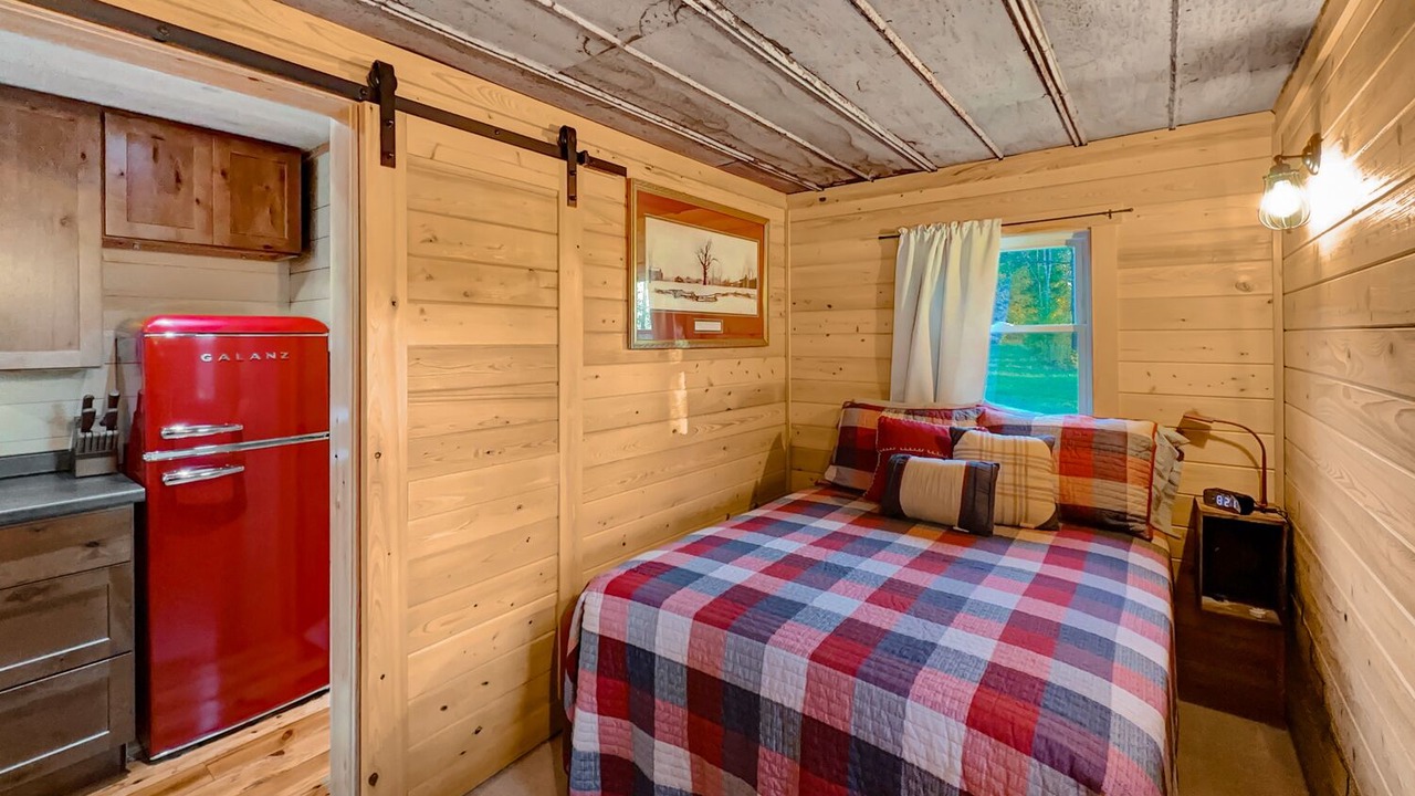 Photo of Bedroom in Olin