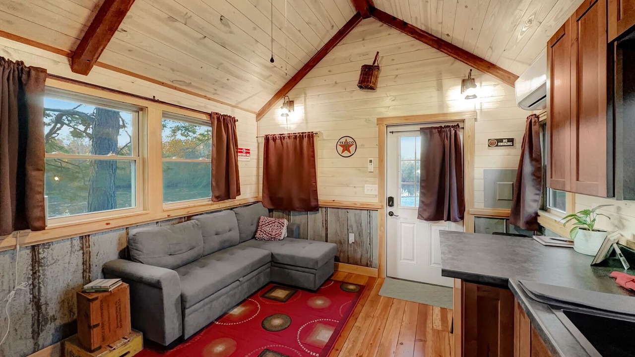 Photo of Livingroom in Olin