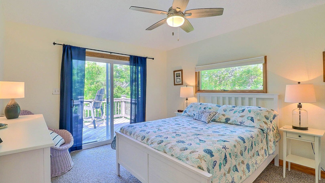 Photo of Bathroom in Monteray Shores