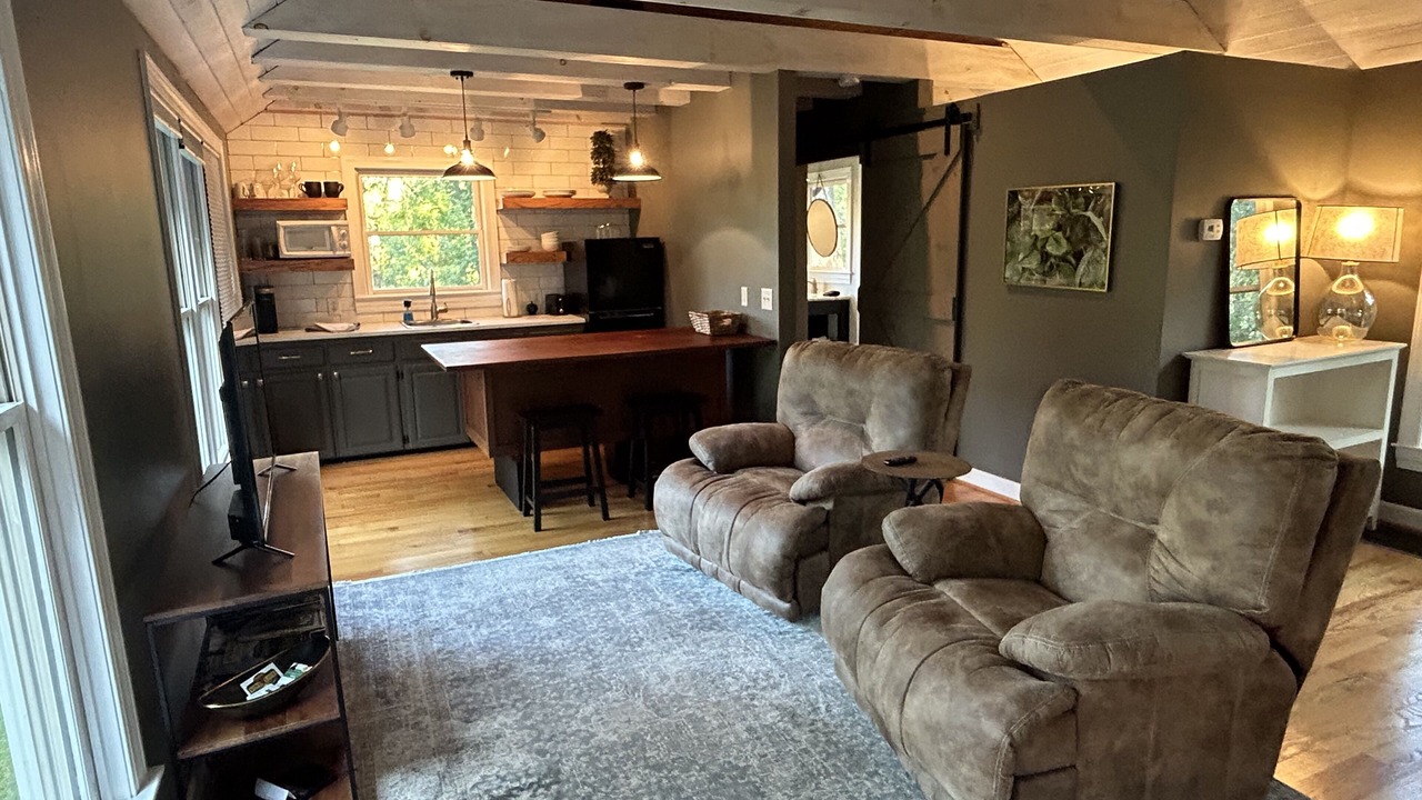 Photo of Livingroom in Jonesville