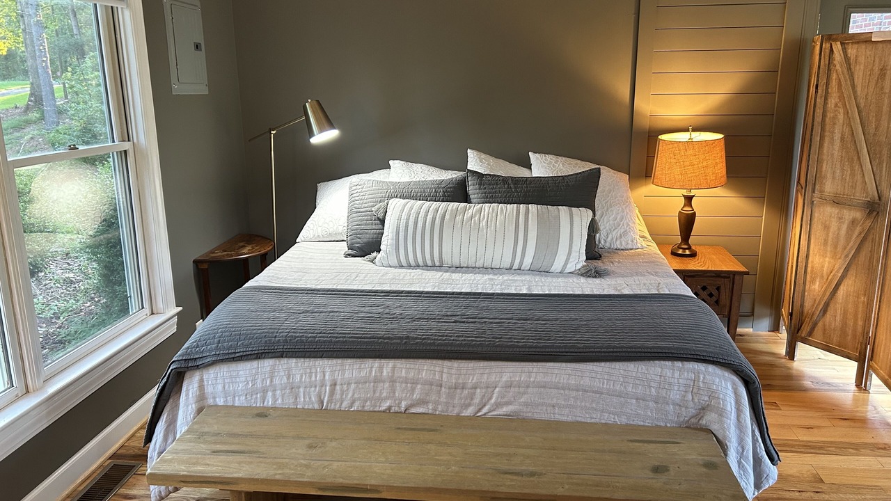 Photo of Bedroom in Jonesville