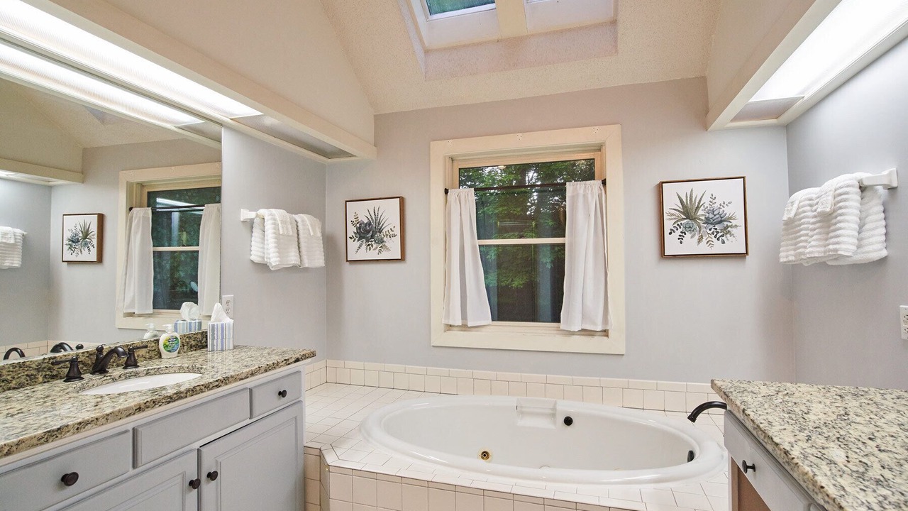 Photo of Bathroom in Foscoe