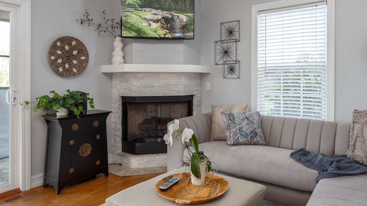 Photo of Livingroom in Mars Hill