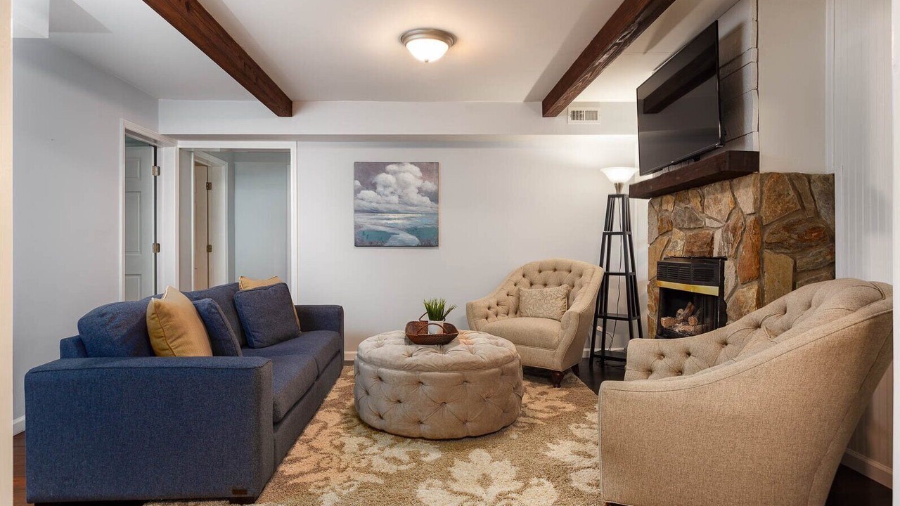 Photo of Livingroom in Mars Hill