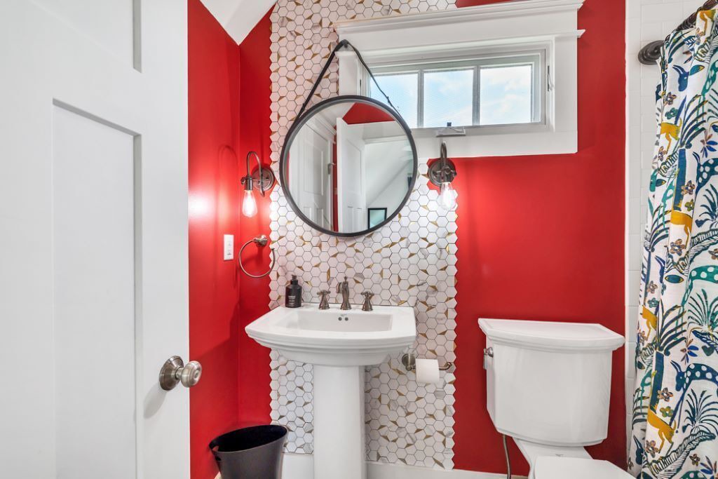 Photo of Bathroom in Lockeland Springs