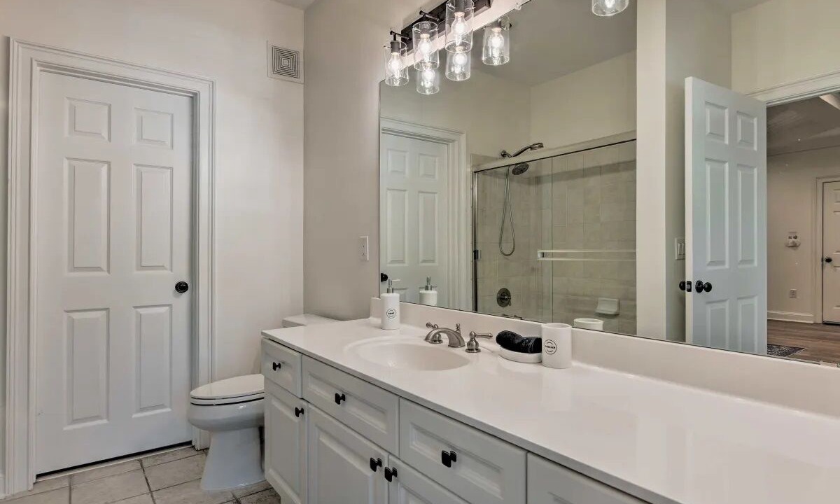 Photo of Bathroom in Maggie Valley