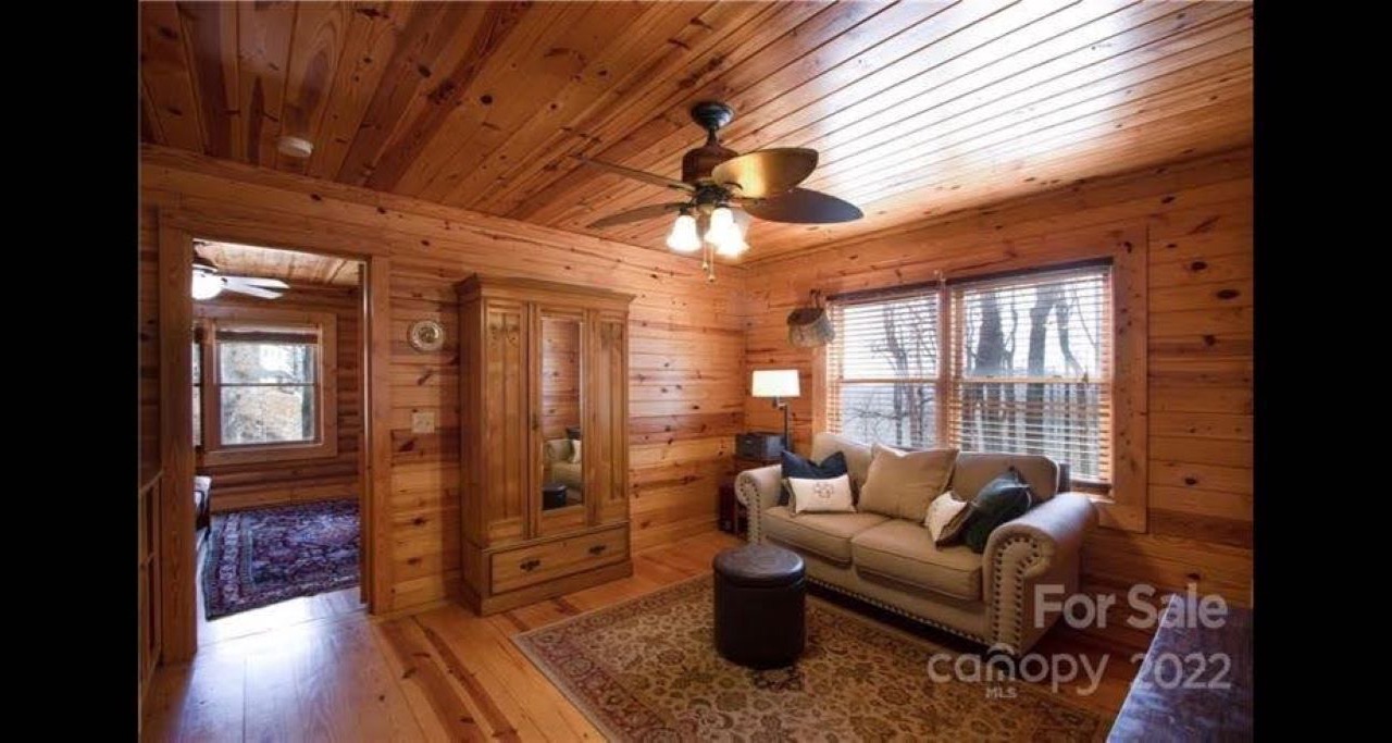 Photo of Livingroom in Spruce Pine