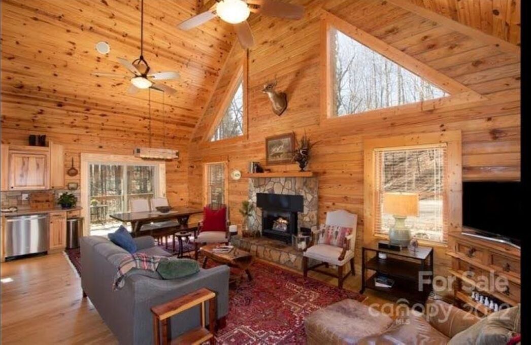 Photo of Livingroom in Spruce Pine
