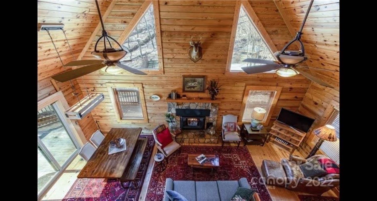 Photo of Livingroom in Spruce Pine