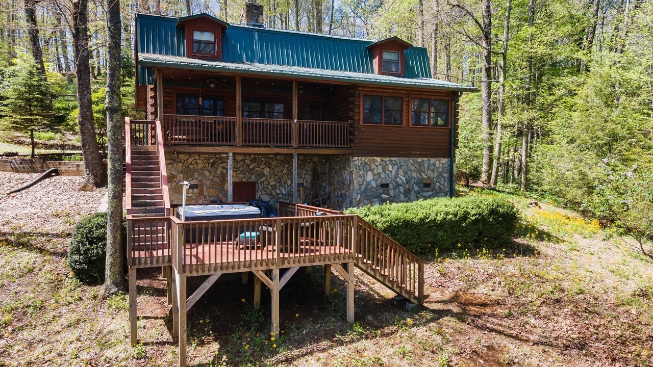 Photo of Patio Balcony in Wolf Laurel