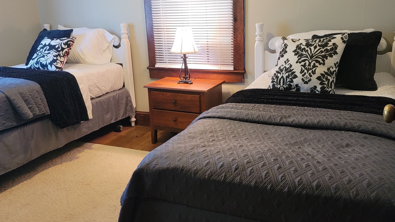 Photo of Bedroom in Walnut Cove