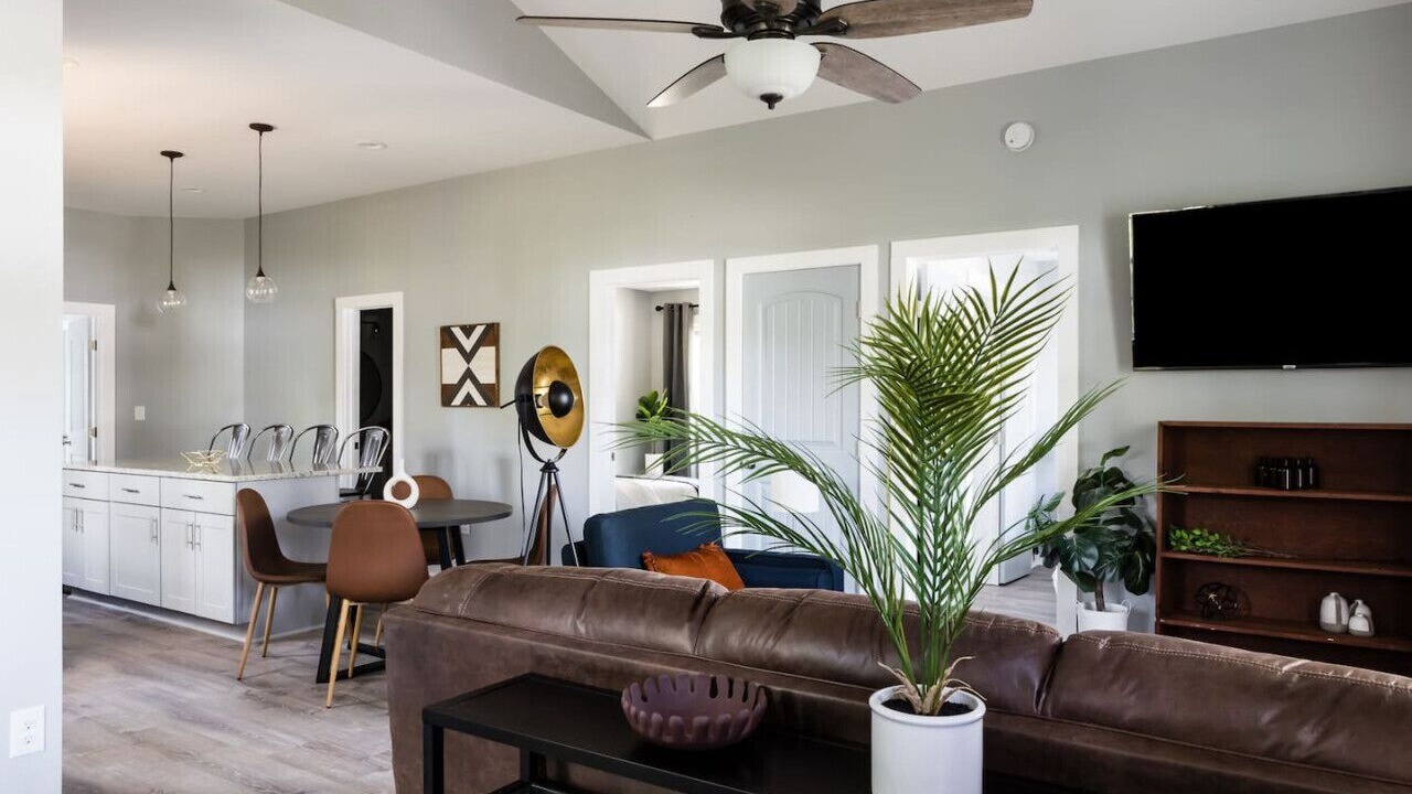 Photo of Livingroom in Southeast Raleigh