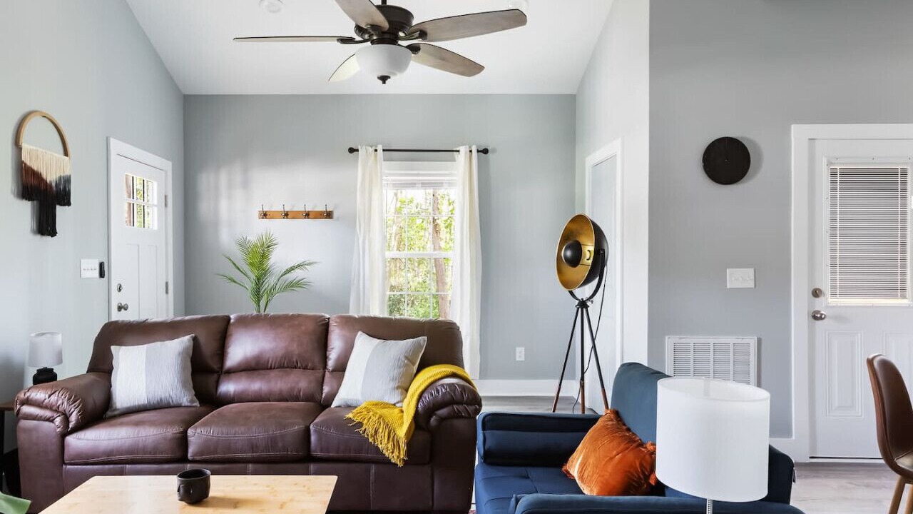 Photo of Livingroom in Southeast Raleigh