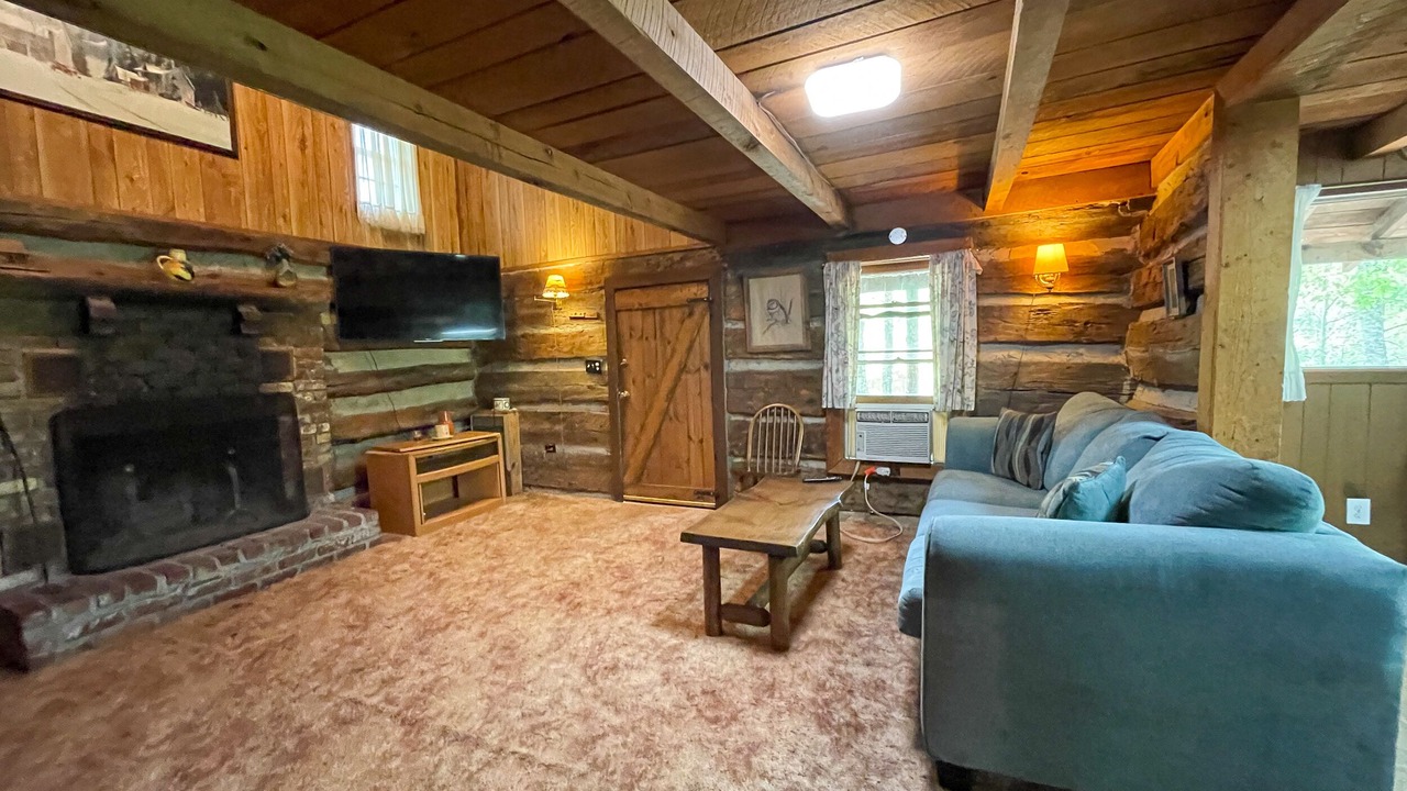 Photo of Livingroom in Cherokee