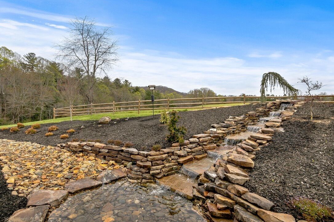 Photo of Outdoor in Mills River