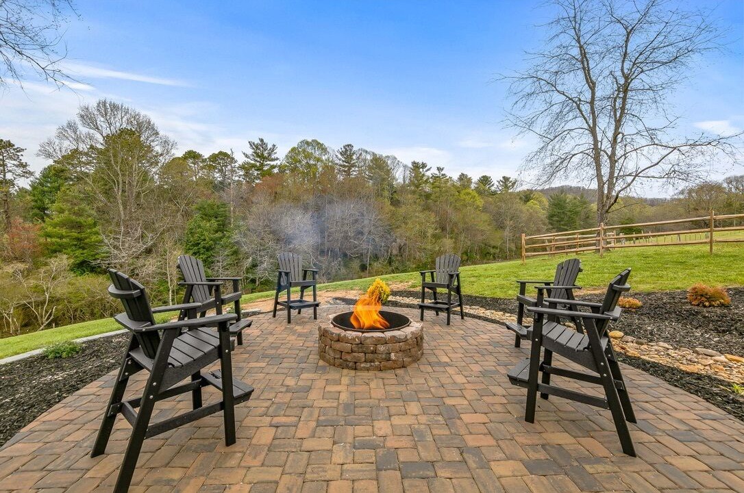 Photo of Outdoor in Mills River