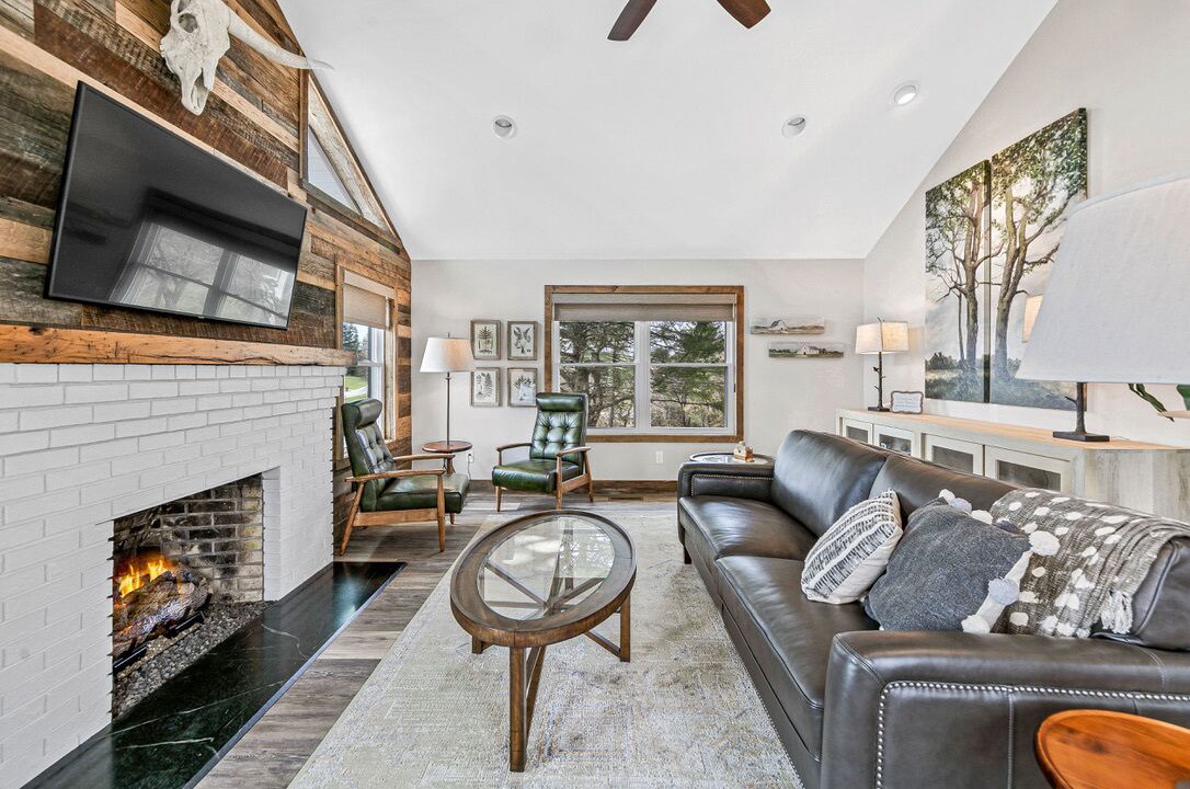 Photo of Livingroom in Mills River