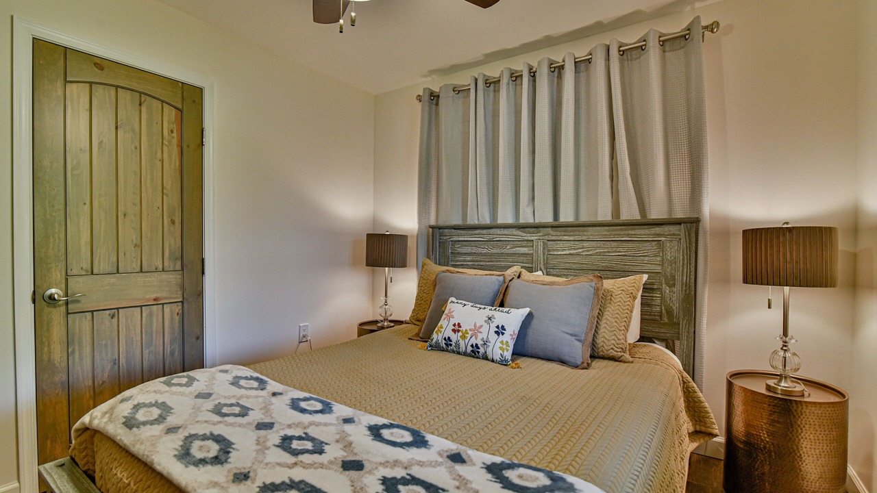 Photo of Bedroom in Oakley