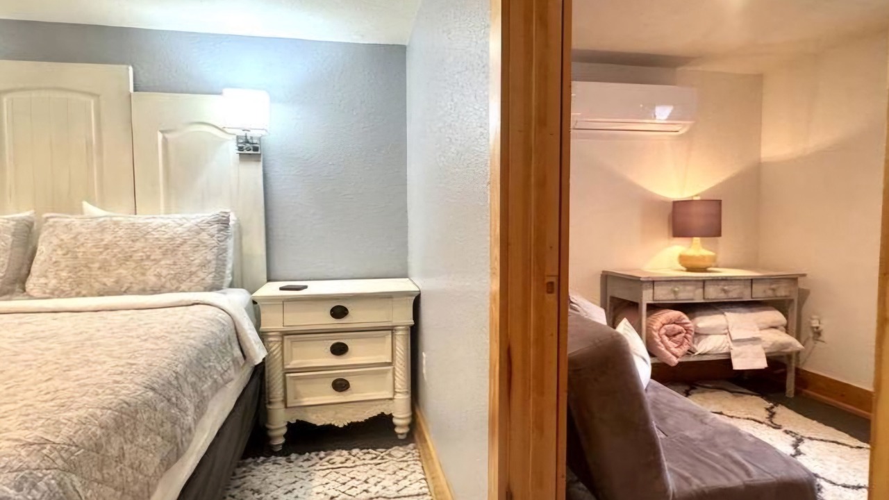 Photo of Bedroom in Colington