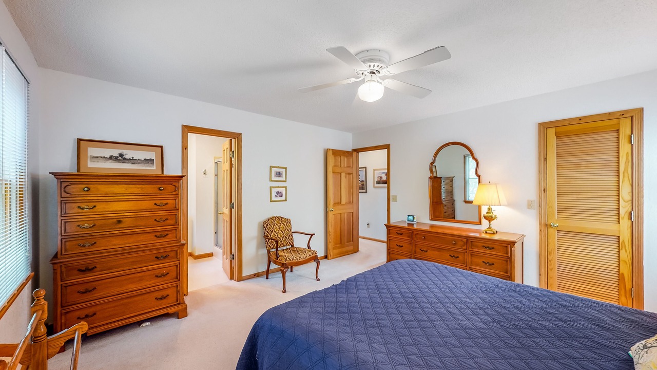 Photo of Bedroom in Brigands' Bay