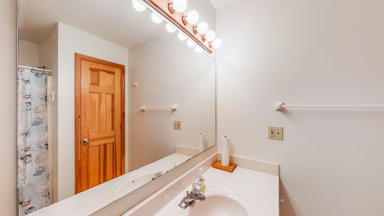Photo of Bathroom in Brigands' Bay