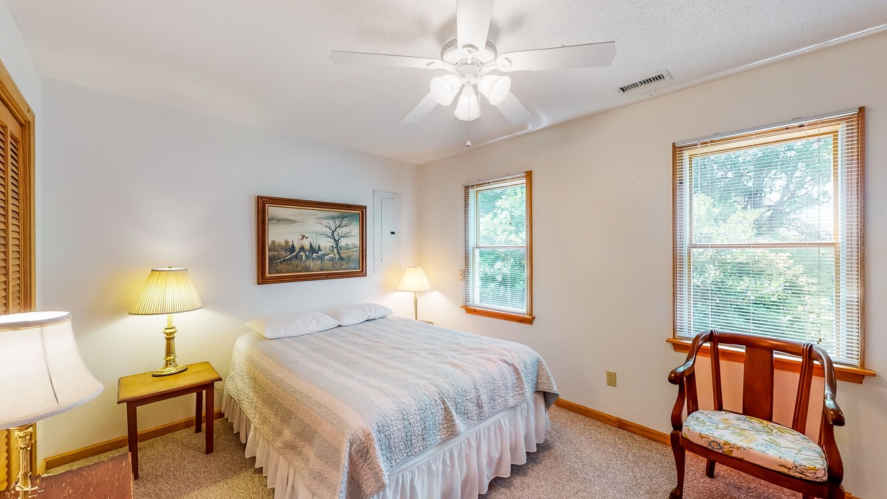 Photo of Bedroom in Brigands' Bay